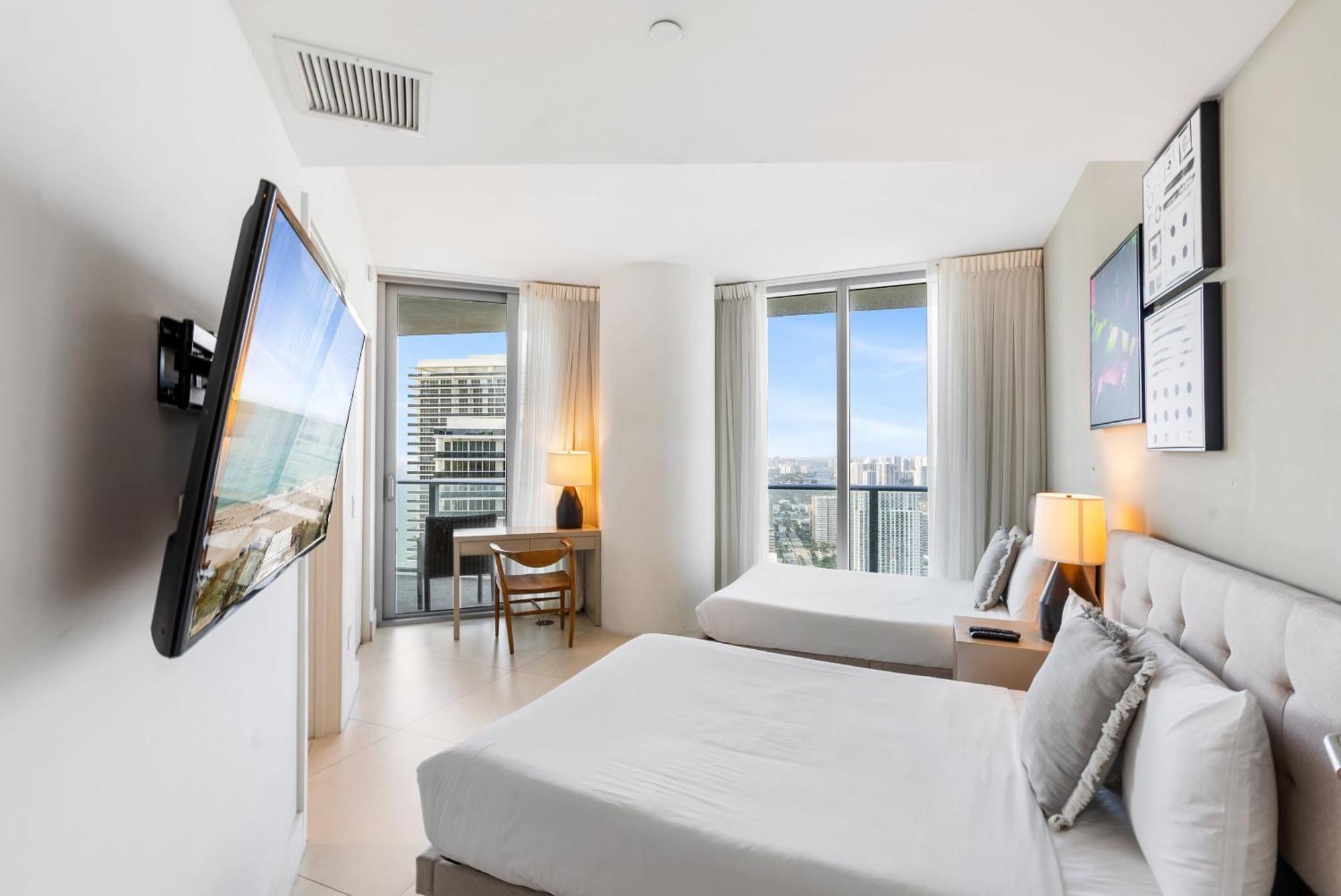 High Floor Corner 2 Bdr At Lyfe Resort Холивуд Екстериор снимка