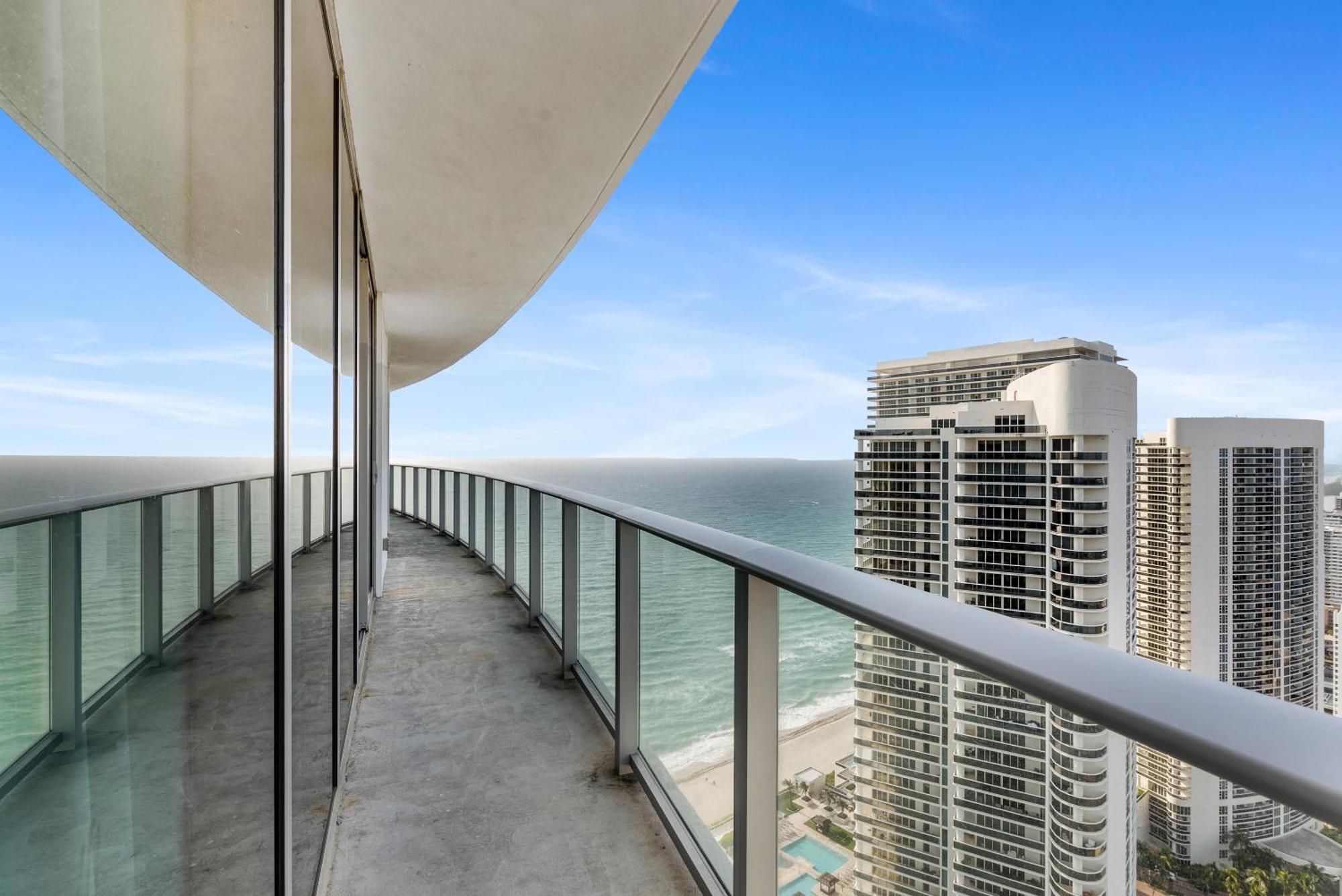 High Floor Corner 2 Bdr At Lyfe Resort Холивуд Екстериор снимка