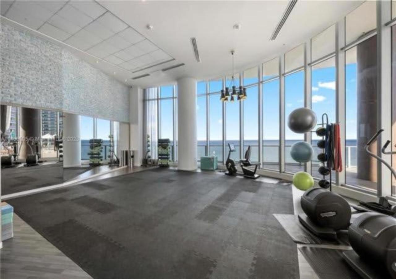 High Floor Corner 2 Bdr At Lyfe Resort Холивуд Екстериор снимка