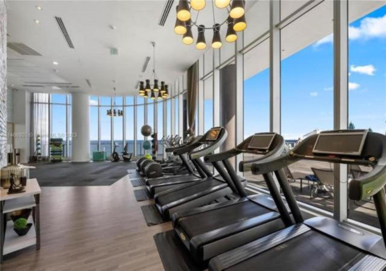 High Floor Corner 2 Bdr At Lyfe Resort Холивуд Екстериор снимка