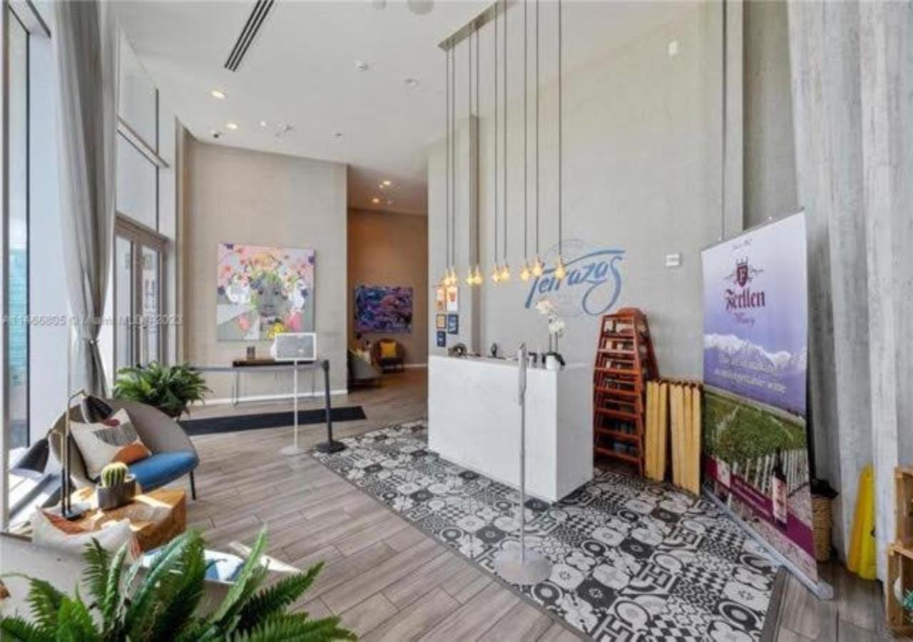 High Floor Corner 2 Bdr At Lyfe Resort Холивуд Екстериор снимка