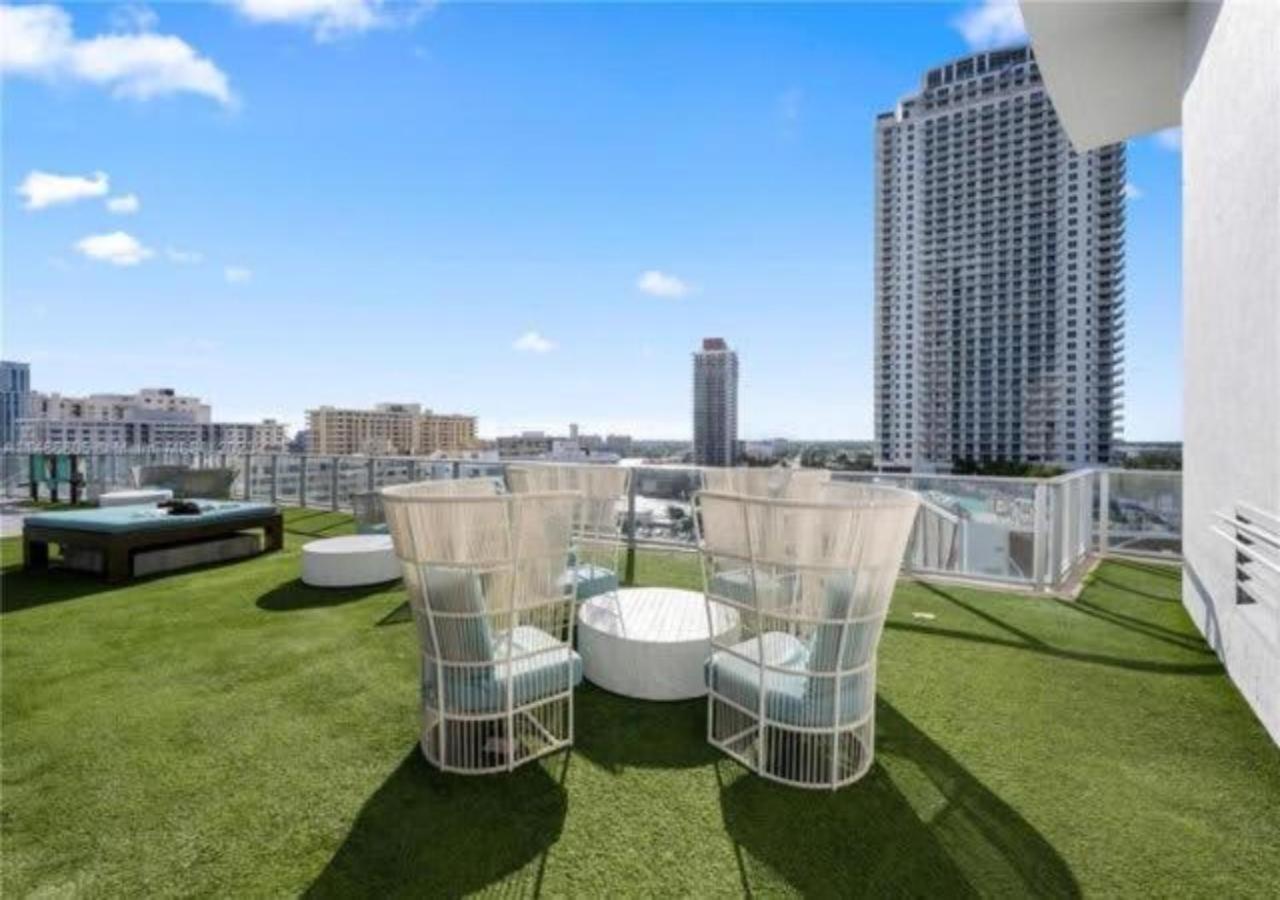 High Floor Corner 2 Bdr At Lyfe Resort Холивуд Екстериор снимка