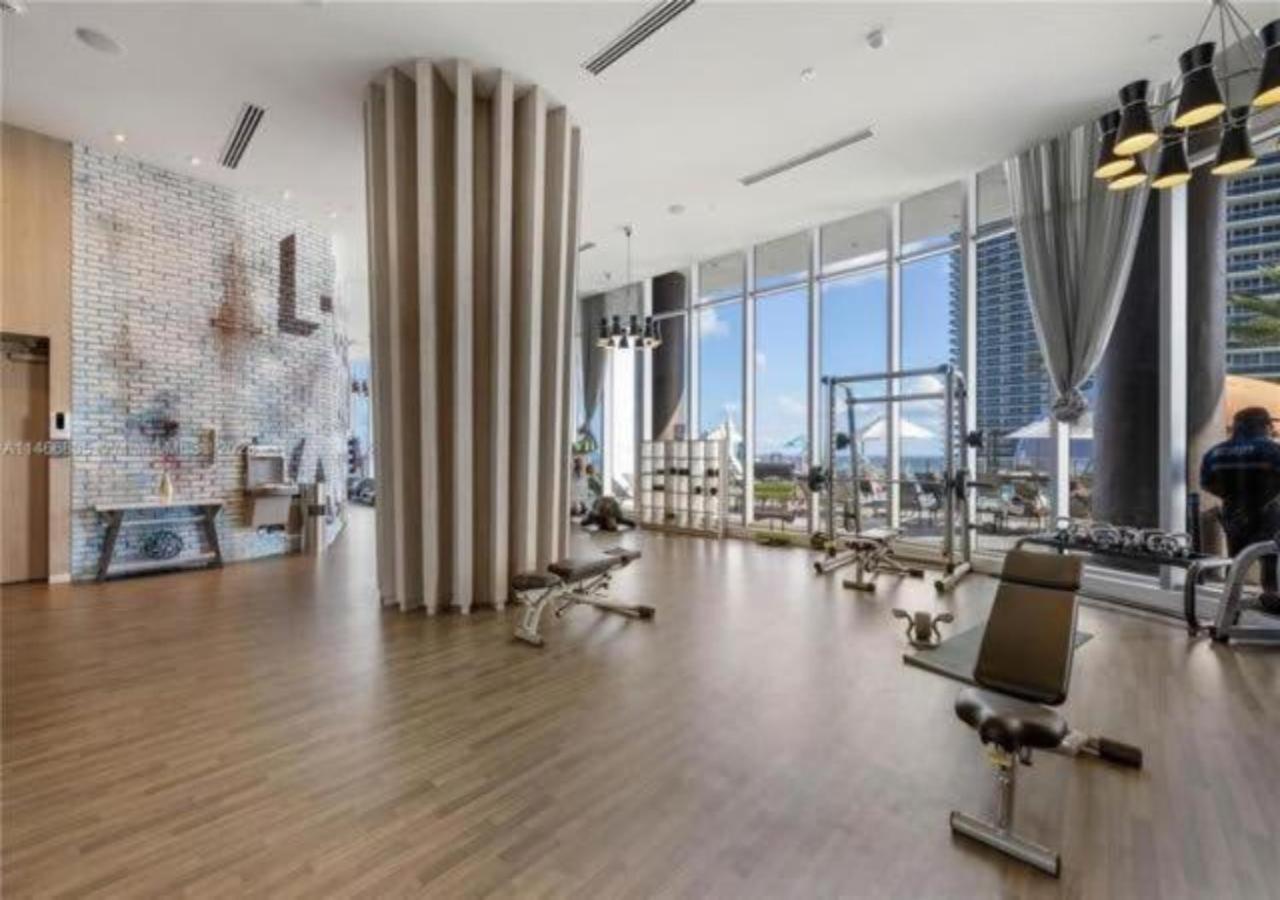 High Floor Corner 2 Bdr At Lyfe Resort Холивуд Екстериор снимка